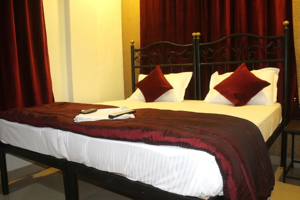 Hotel Preetam Aurangabad Εξωτερικό φωτογραφία