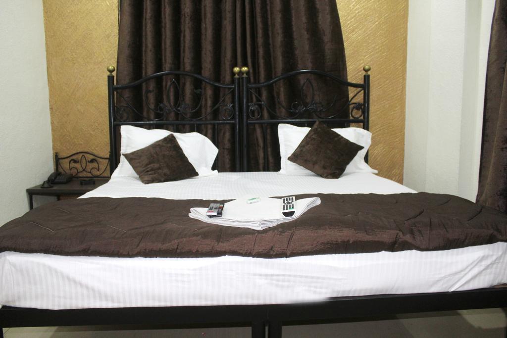 Hotel Preetam Aurangabad Εξωτερικό φωτογραφία