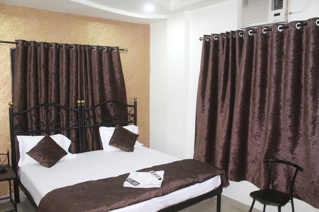 Hotel Preetam Aurangabad Εξωτερικό φωτογραφία