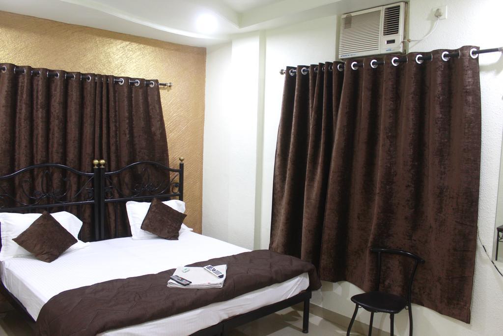 Hotel Preetam Aurangabad Εξωτερικό φωτογραφία