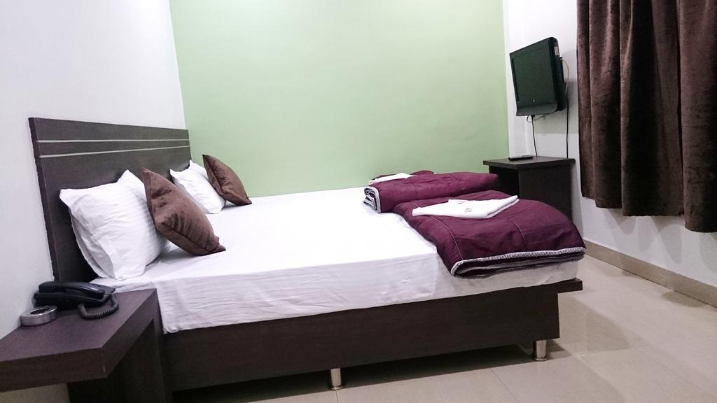 Hotel Preetam Aurangabad Δωμάτιο φωτογραφία