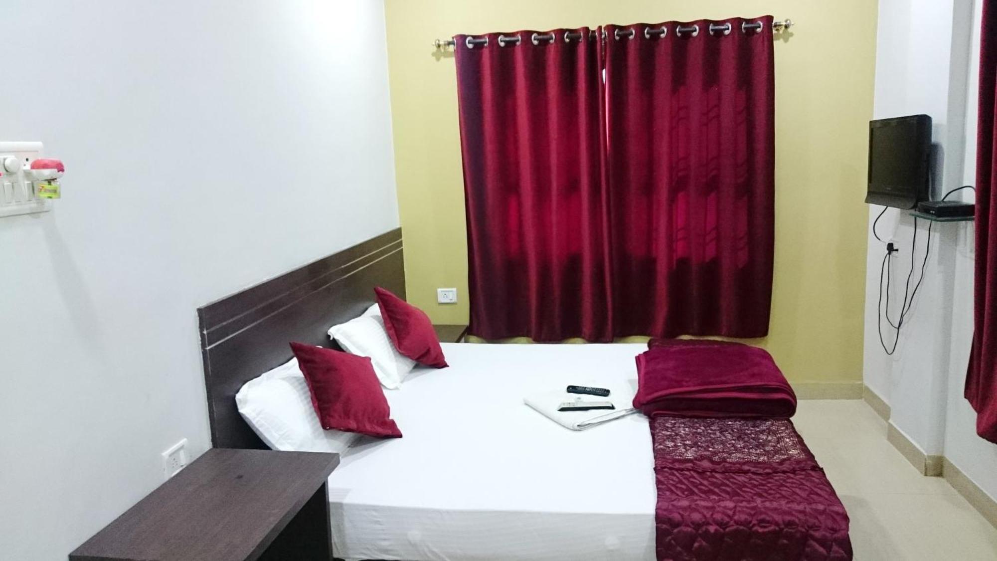 Hotel Preetam Aurangabad Εξωτερικό φωτογραφία