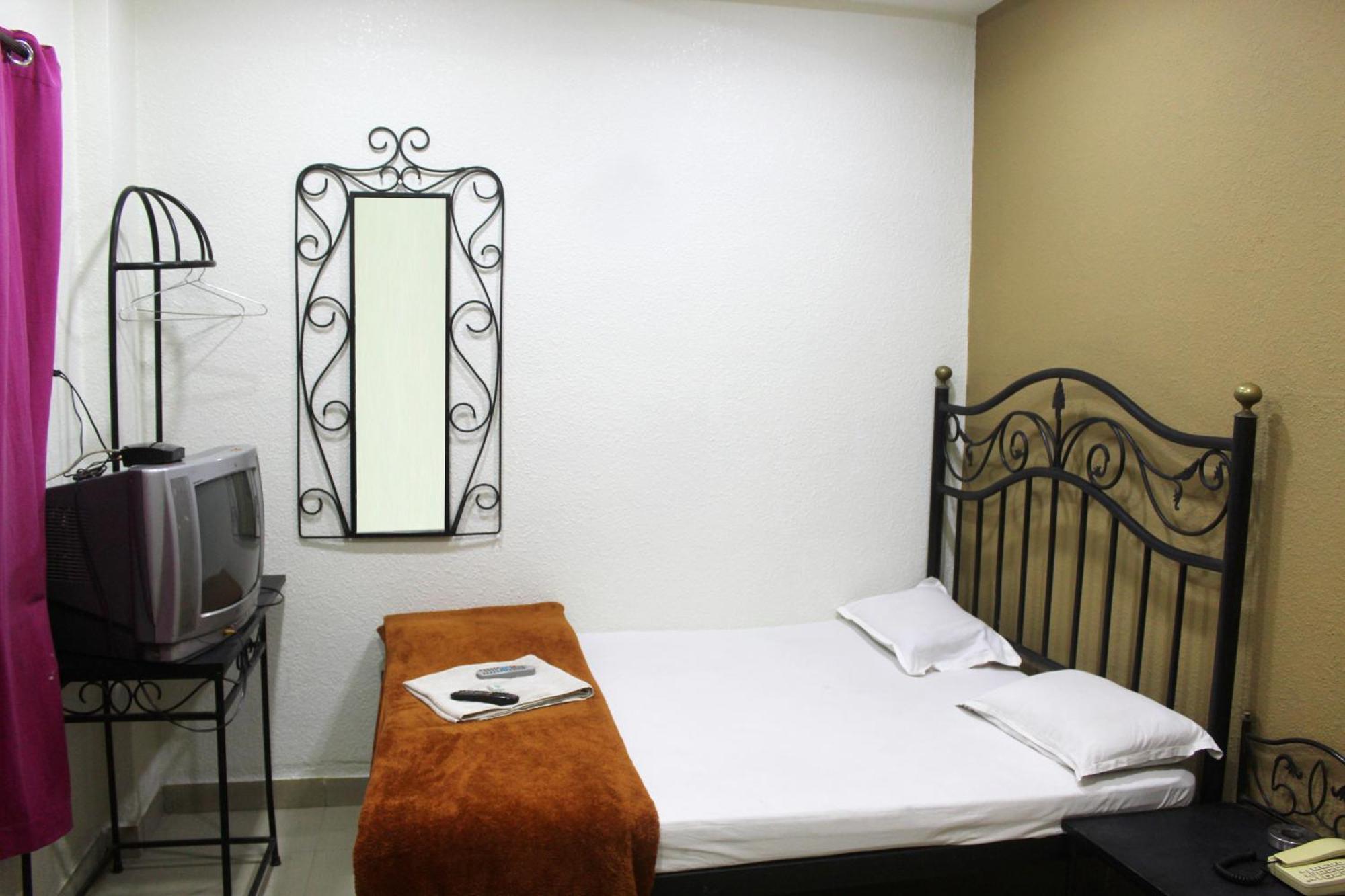 Hotel Preetam Aurangabad Εξωτερικό φωτογραφία