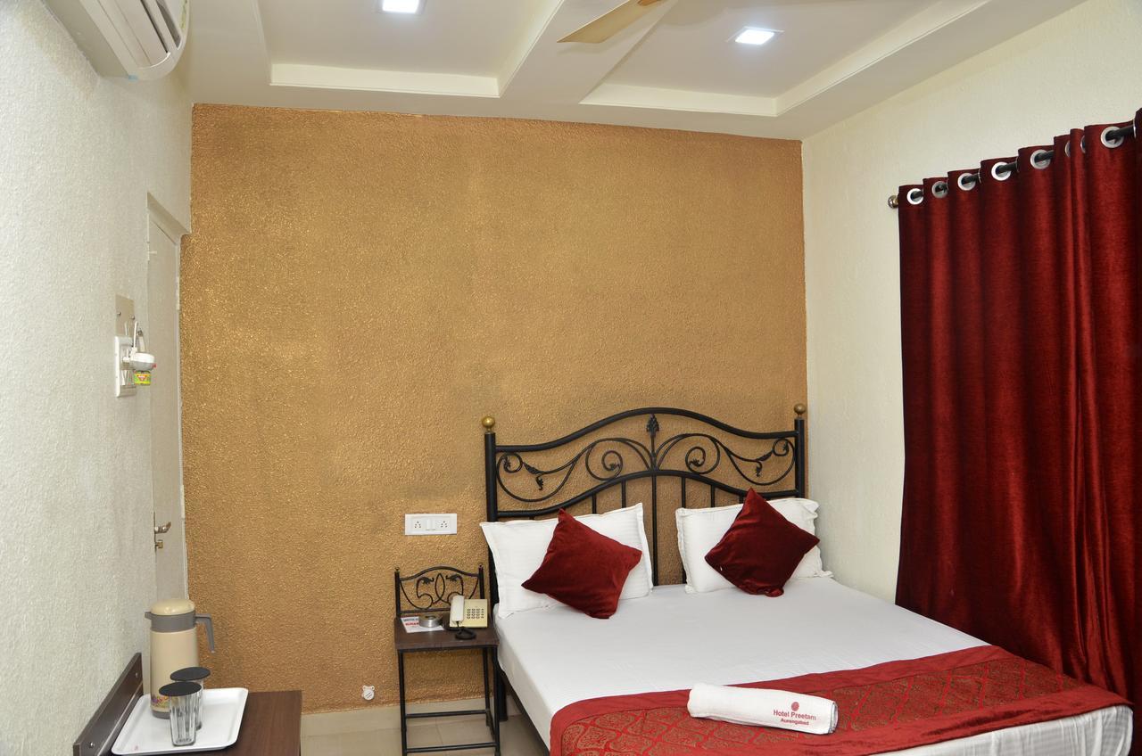 Hotel Preetam Aurangabad Εξωτερικό φωτογραφία